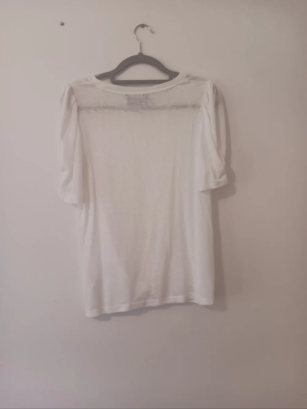 LAST CHANCE!! DKNY White Puff Sleeve Tie Front Top NWOT Medium - Picture 4 of 5